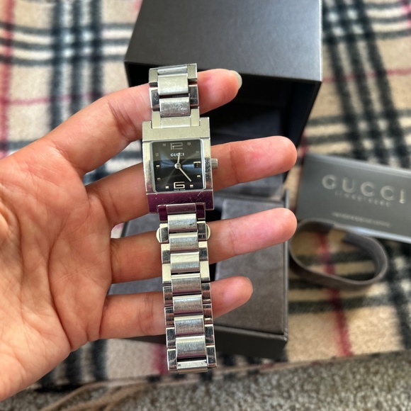 Gucci Watch - Picture 4 of 5